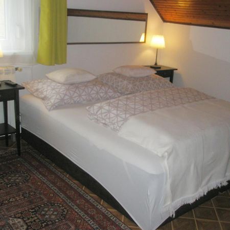 Hotel Helga Vendeghaz Budaörs Exterior foto