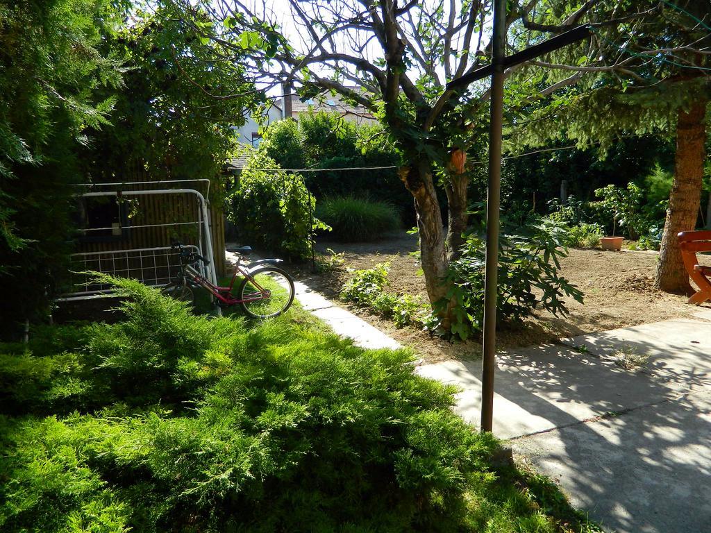 Hotel Helga Vendeghaz Budaörs Exterior foto